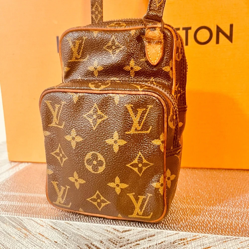 Louis Vuitton Brown Monogram Men's crossbody bag - Picture 3 of 16